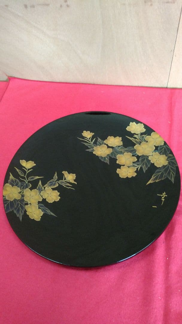 漆塗り蒔絵飾り皿