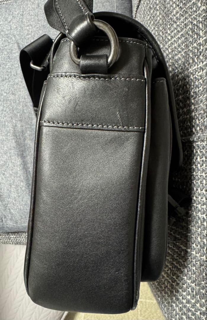 中古のCOACH レーサーメッセンジャーバッグ黒　CU110 、タグ・袋有、本物