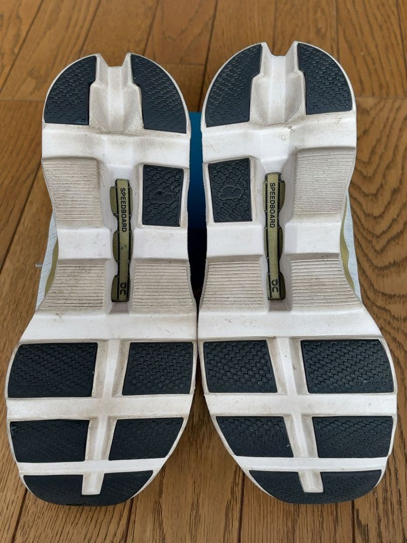 ON クラウドモンスター　VOID 28.5 美中古