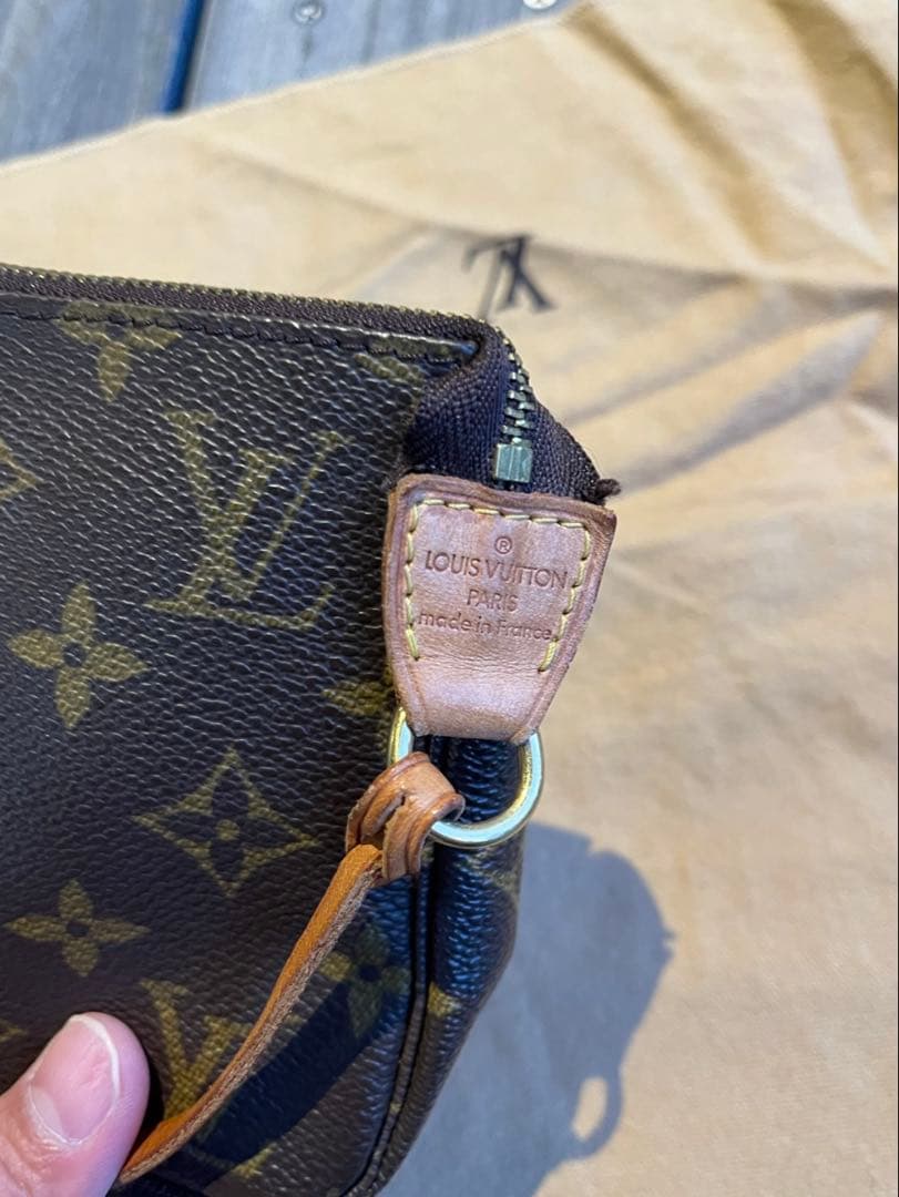 【LOUIS VUITTON】モノグラム　ポシェットアクセソワール