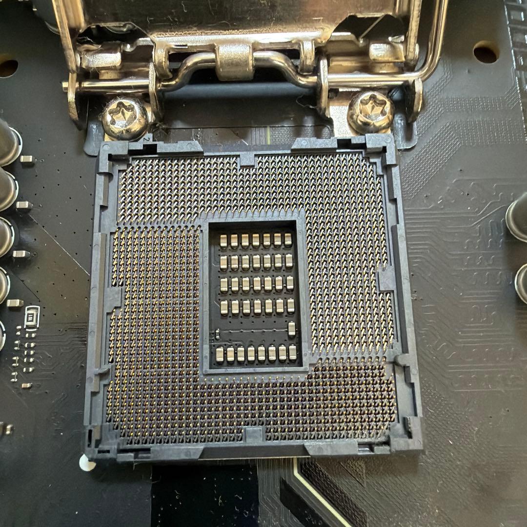 MSI MAG Z590 TORPEDO マザーボード