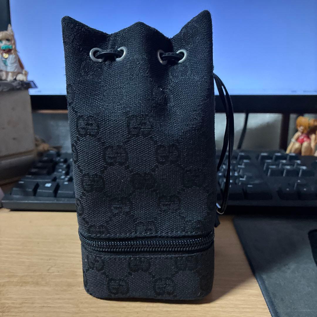 GUCCI GGキャンパス巾着型ポーチ