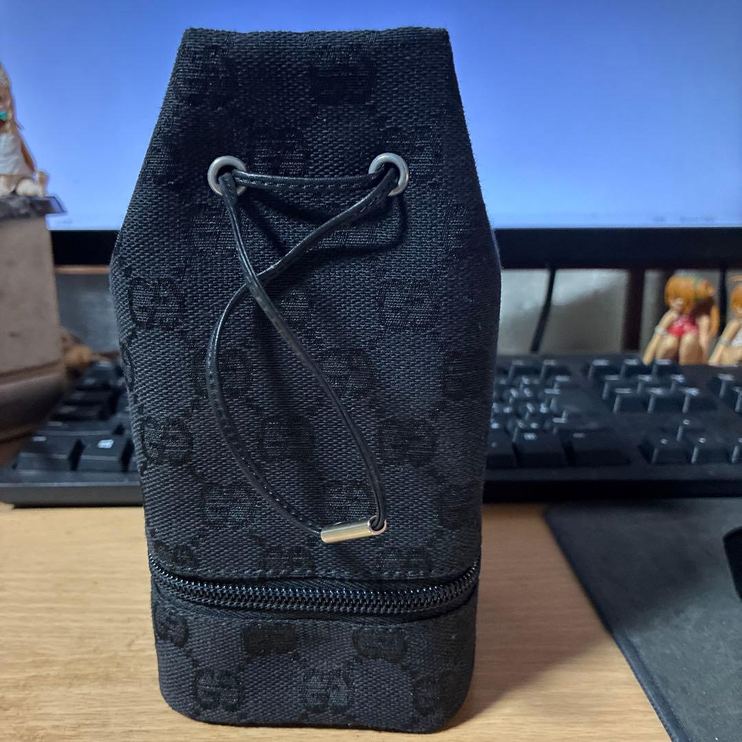 GUCCI GGキャンパス巾着型ポーチ