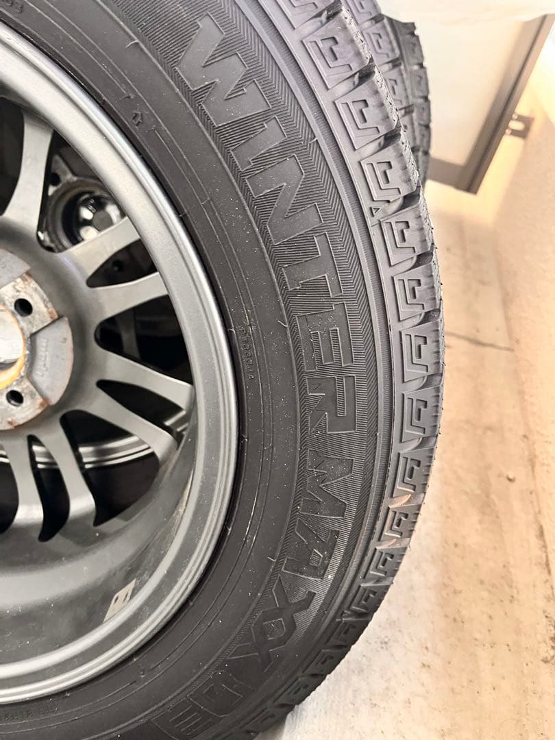 #01【バリ溝有り】ダンロップ　スタッドレスタイヤ4本セット　WM03