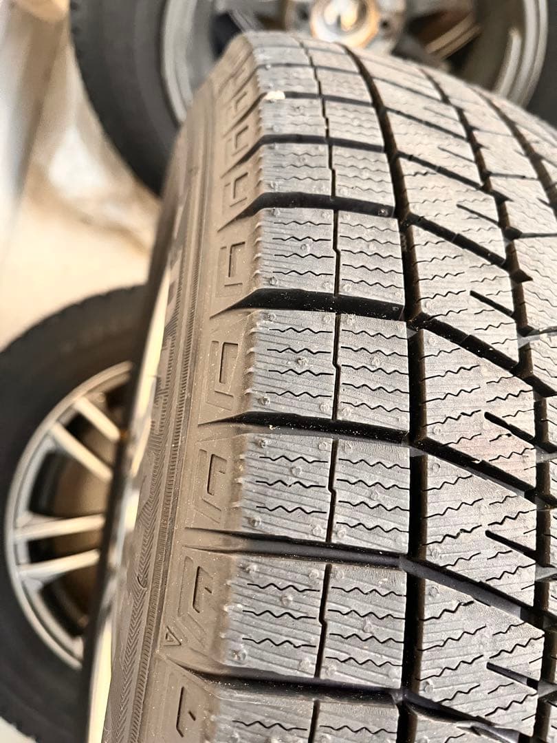 #01【バリ溝有り】ダンロップ　スタッドレスタイヤ4本セット　WM03