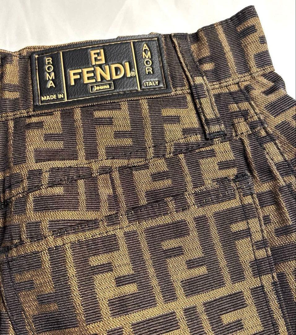 Fendiフェンディ　ズッカ柄（FFロゴパターン）タイトスカート