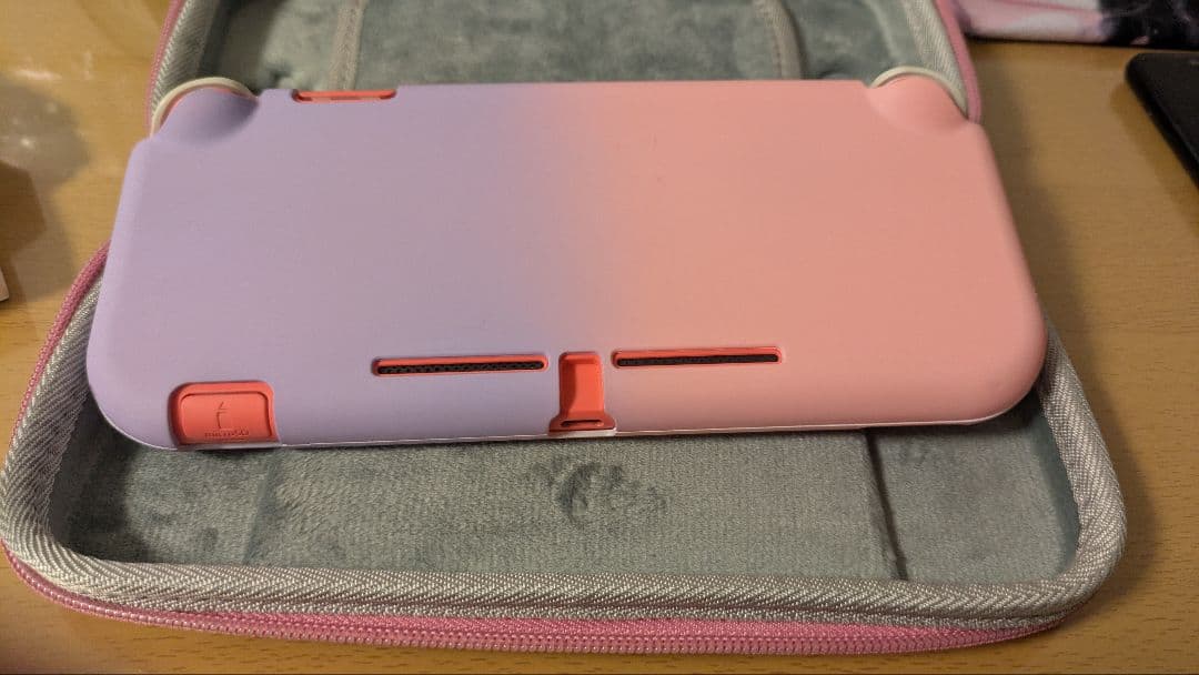 Nintendo Switch Lite コーラルピンク
