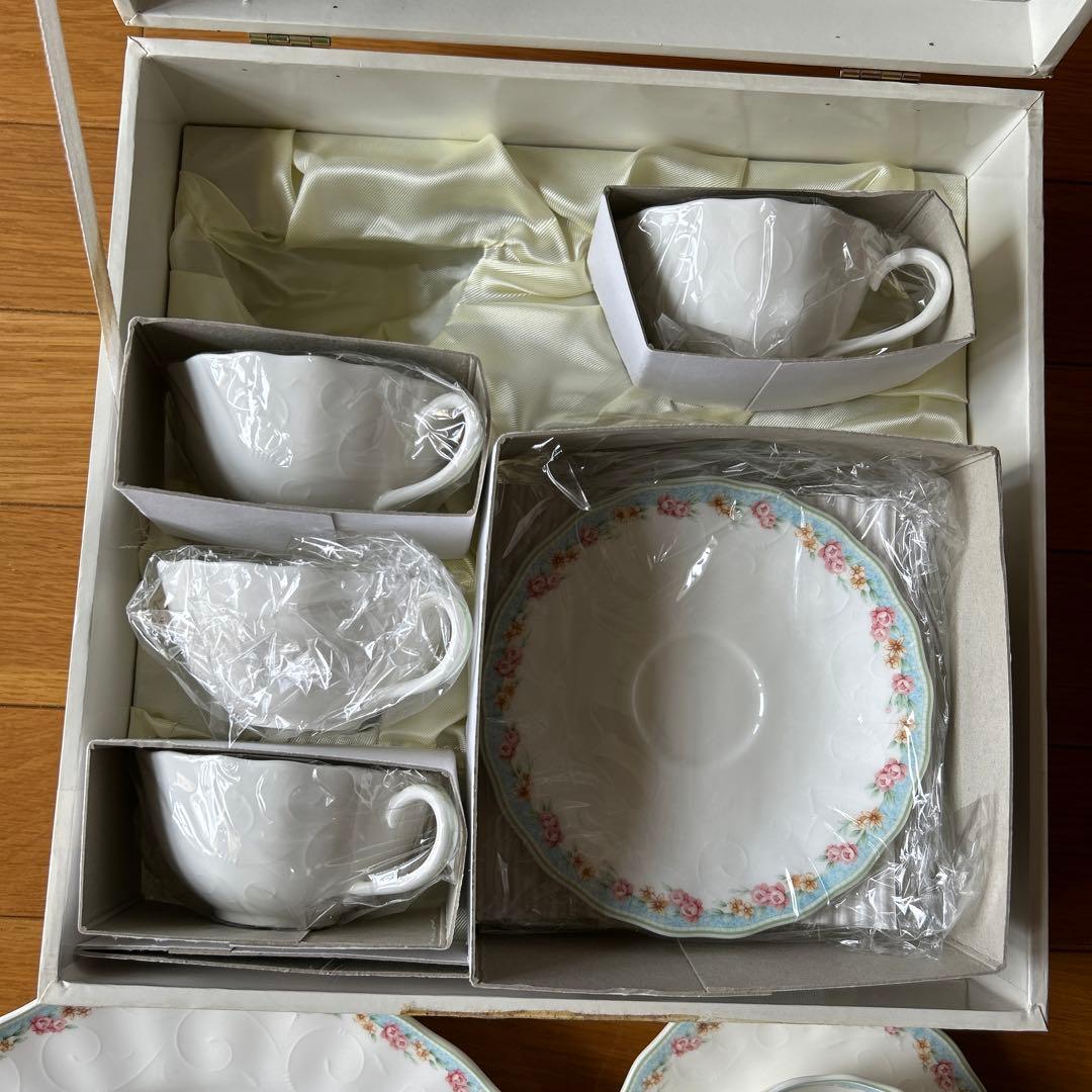 人気品　新品ノリタケ　カップ＆ソーサー 6点セット