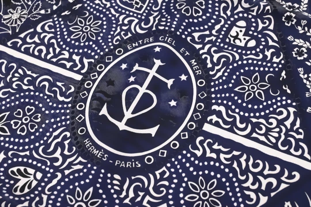 【極美品】エルメス カレ55 ENTRE CIEL ET MER 空と海の間
