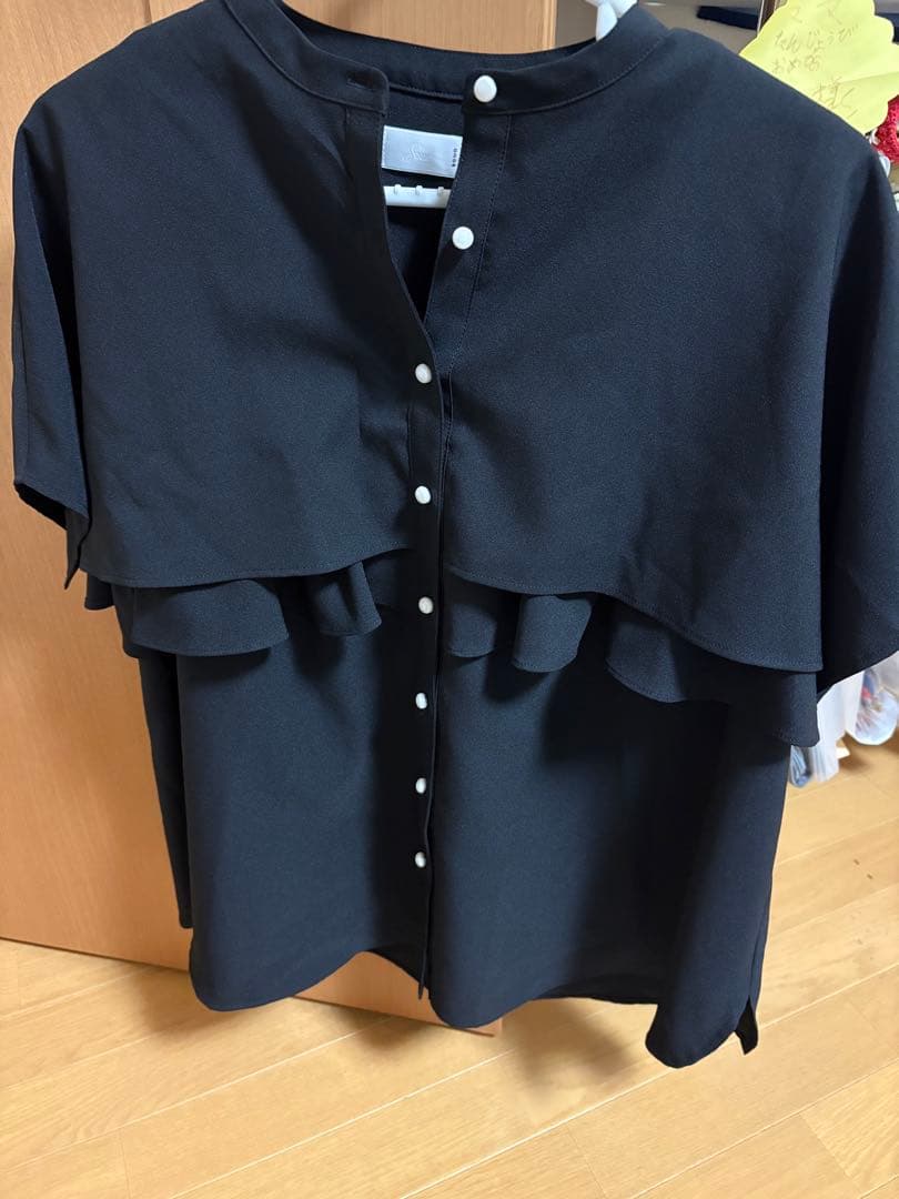 完売品　sono ダブルフリルケープブラウス　ソーノ