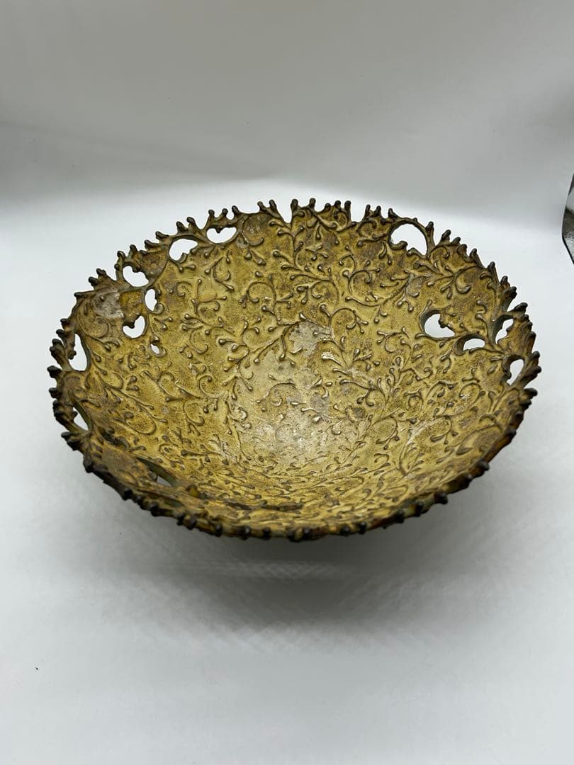 伊藤剛俊作　イッチン銀彩　蔦柄鉢