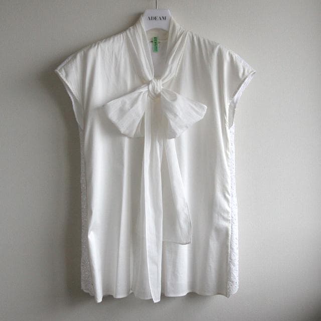ADEAM By FOXEY ボウタイ リボン ブラウス 後ろカットレース