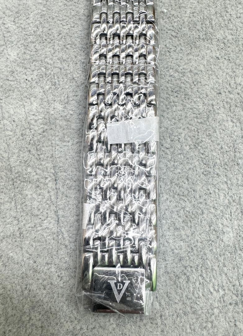 ★新品未使用★VALENTINO DOMANI 腕時計 999.9　稼働品