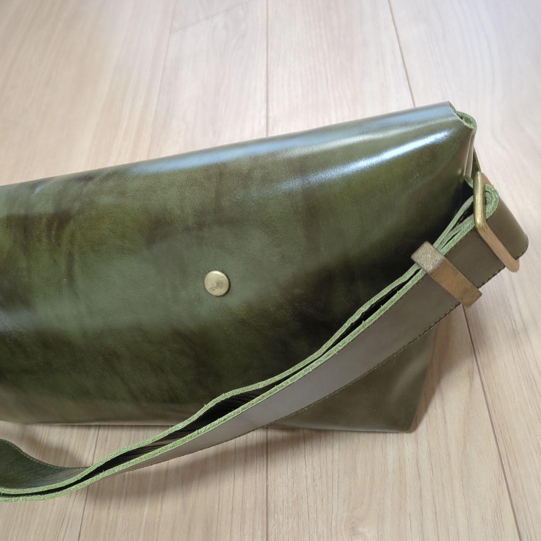 美品　uni&co サイズМ メッセンジャーバッグ ユニアンドコー