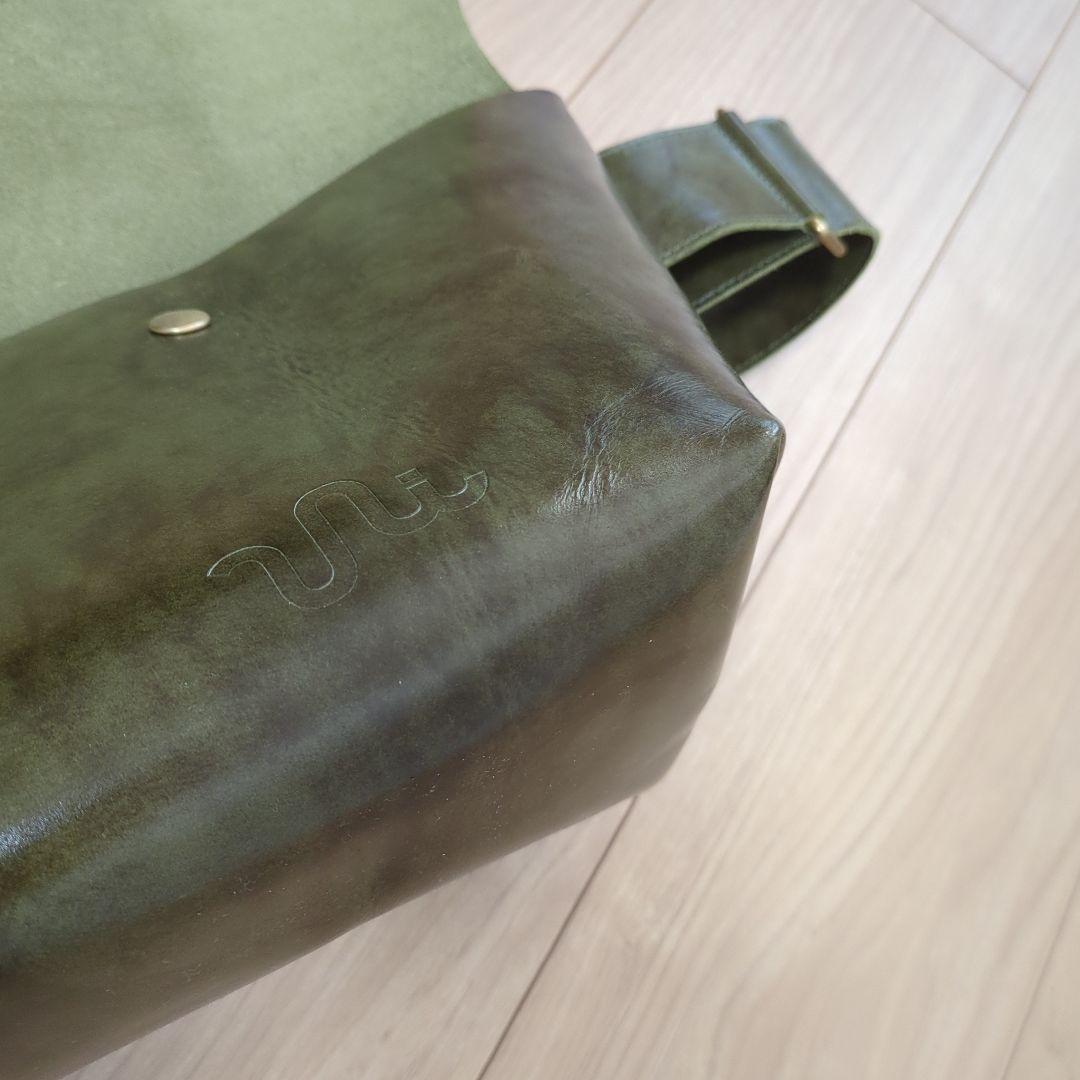美品　uni&co サイズМ メッセンジャーバッグ ユニアンドコー