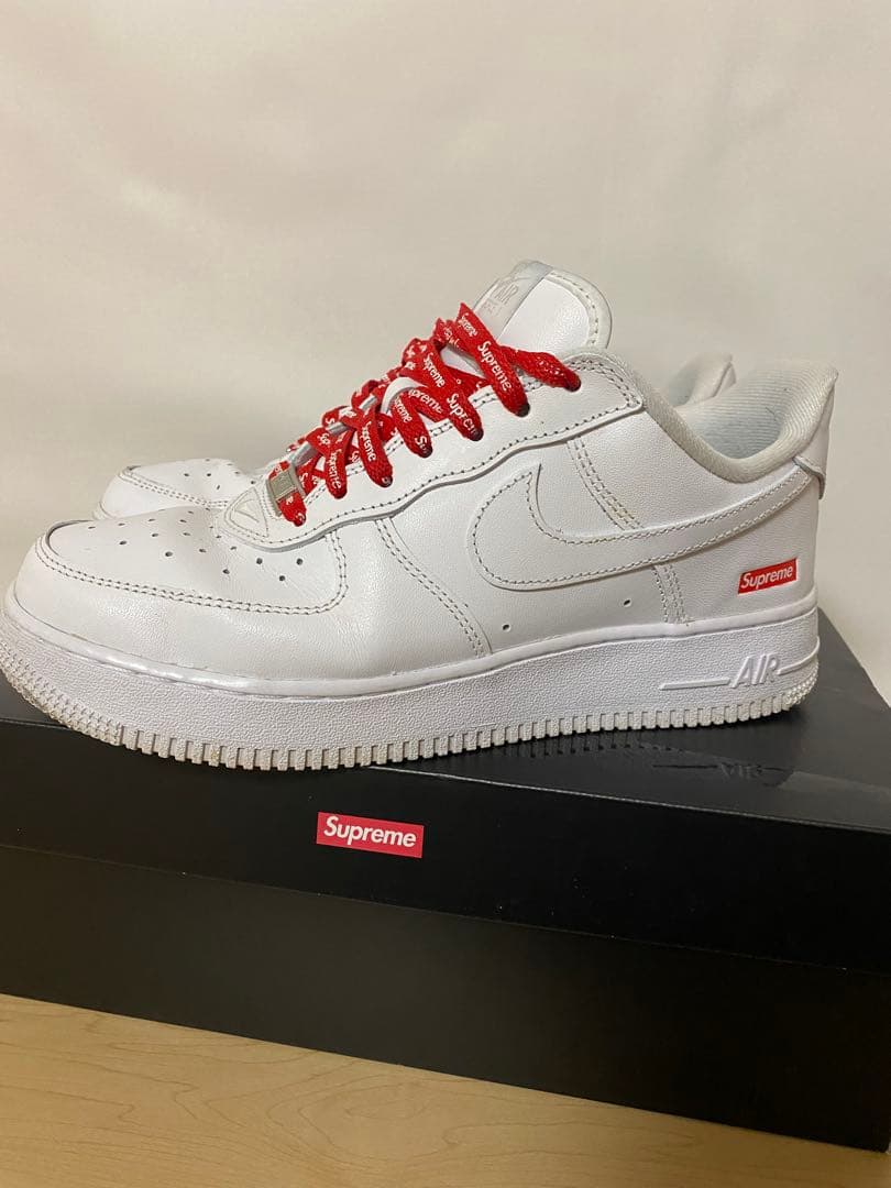 Nike Air Force 1 Supreme ホワイト　25センチ