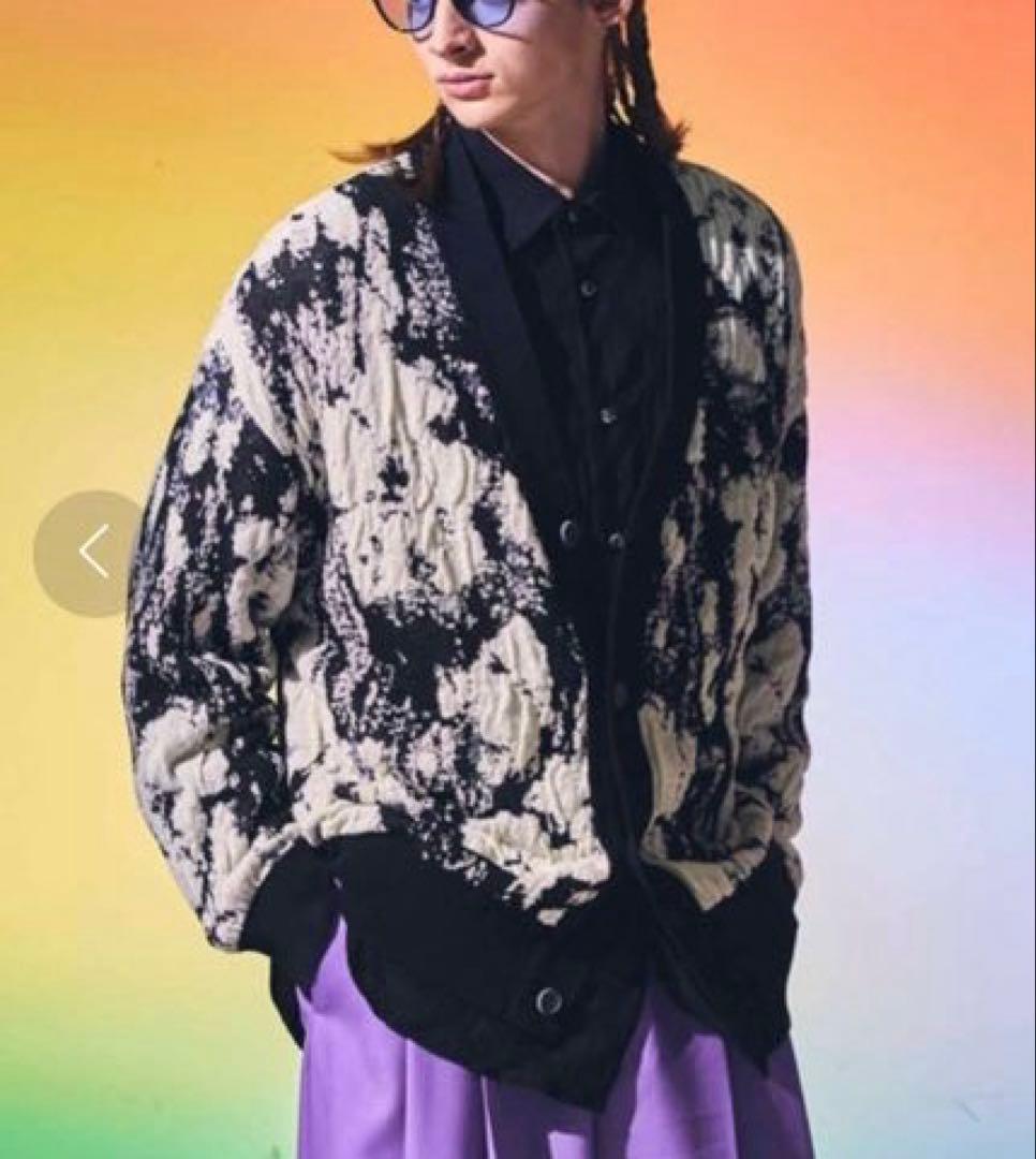 アブストラクトブリスタージャガードプライムオーバーVネックニットカーディガン