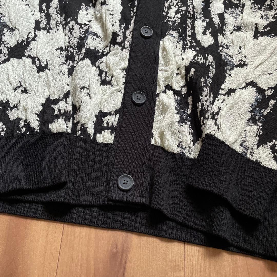 アブストラクトブリスタージャガードプライムオーバーVネックニットカーディガン