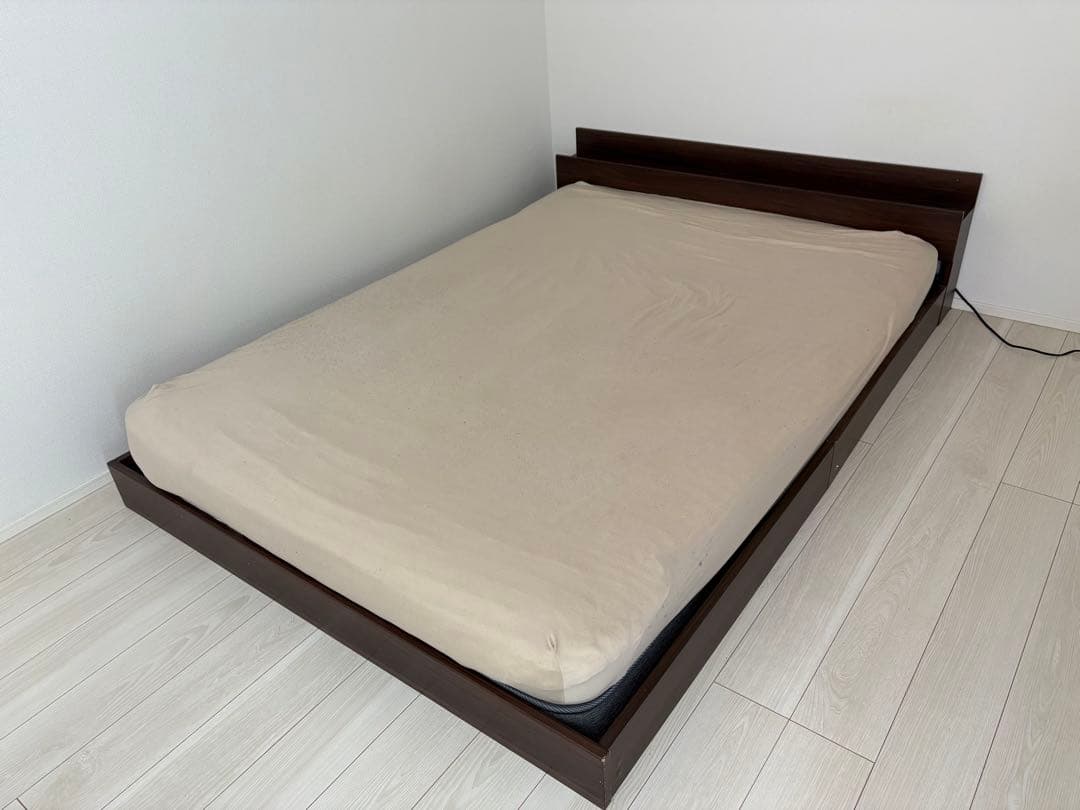愛知県名古屋市 ダブルベッドフレーム　ダークブラウン