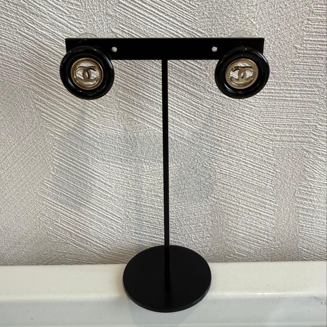 希少完売品 CHANEL【A18B】マトラッセピアス