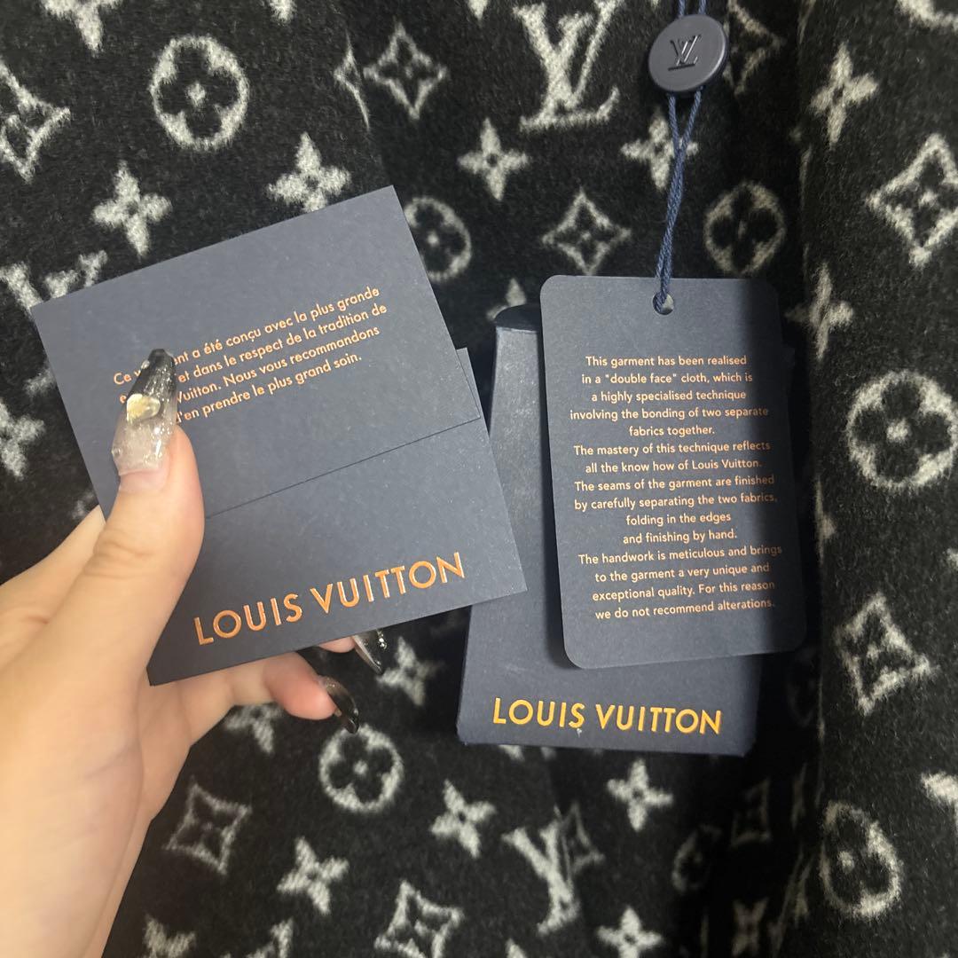 LOUIS VUITTON ベルテッドショートラップピーコート