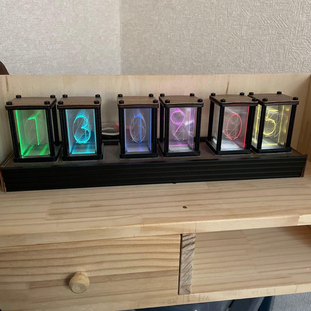 多色LEDデジタル置時計