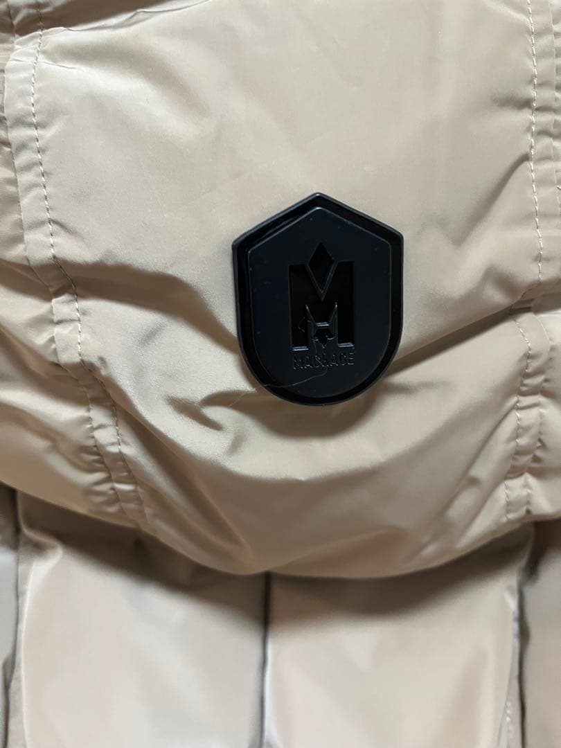 MACKAGE Mロゴ ベージュ ダウンジャケット フード付きADALI-NFR