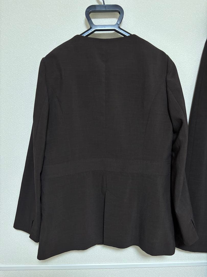 美品☆THE SUIT COMPANY 茶色レディーススーツ3点セット☆