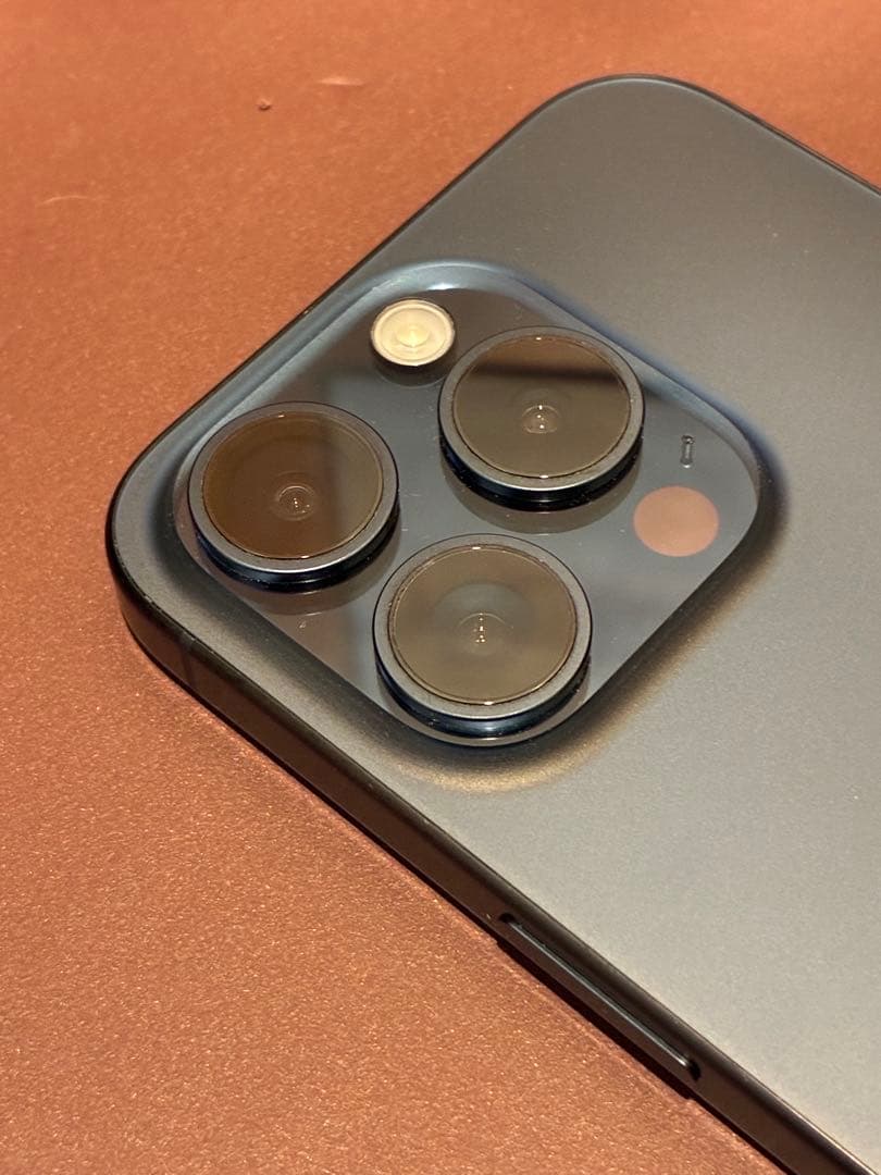 【ビサル】Apple iPhone 15 Pro