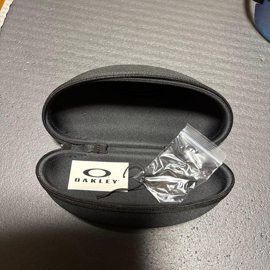 箱付きほぼ新品Oakley スポーツサングラス ケース付き鈴木誠也モデル