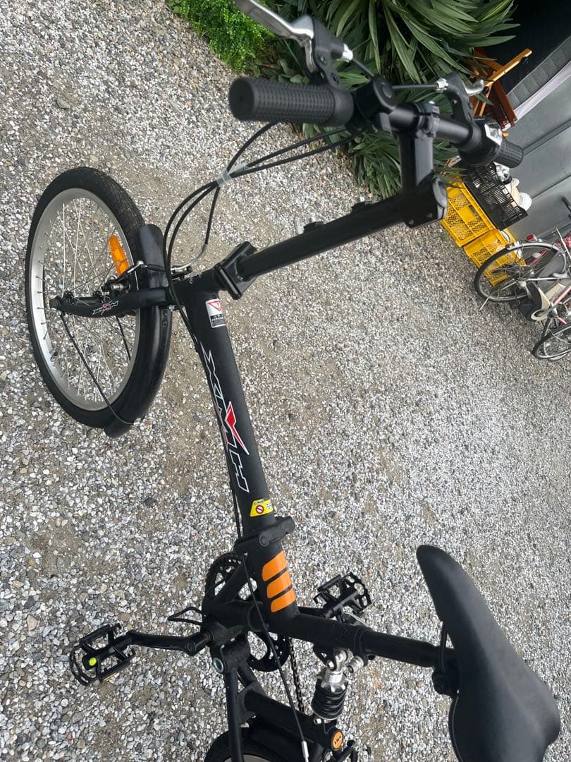 折りたたみ自転車 ブラック フロントサスペンション付き　直接引き取り