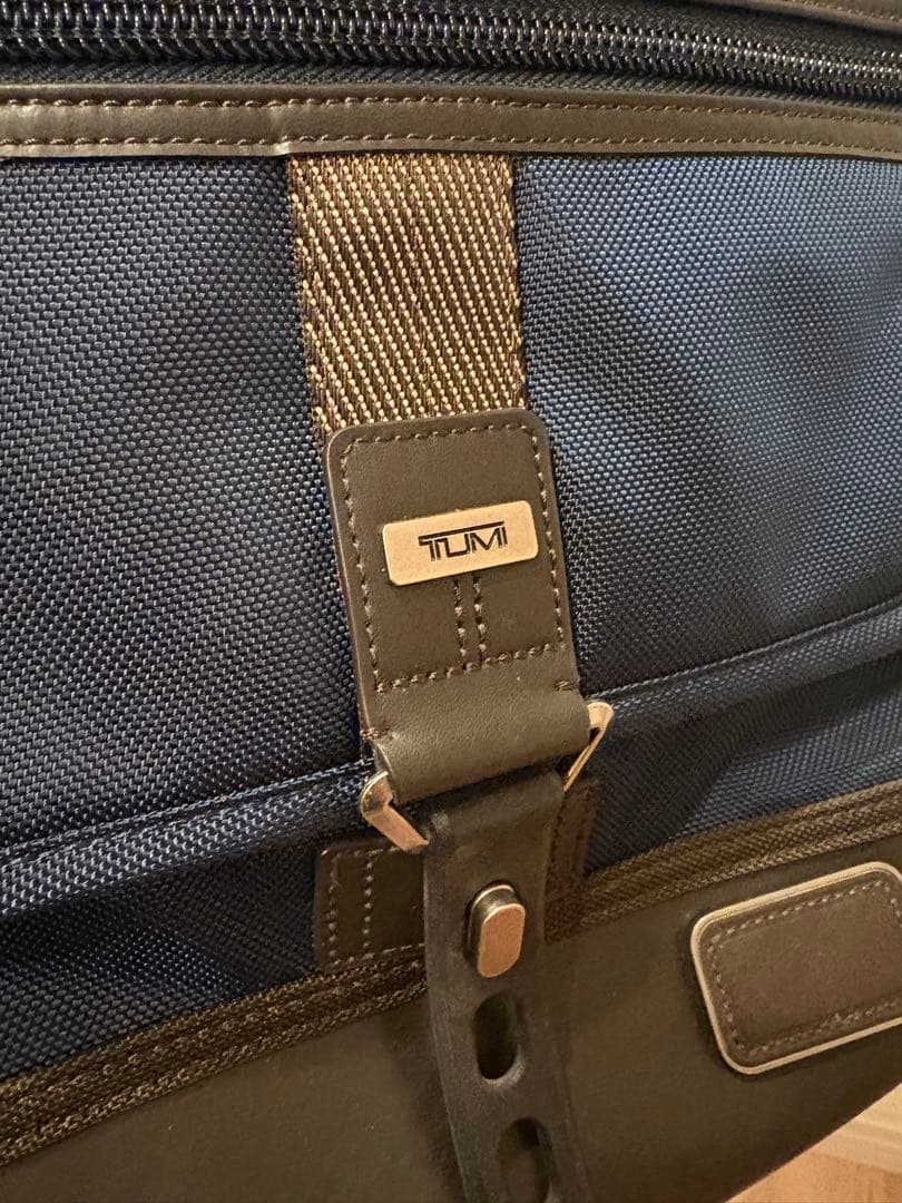 ［美品］TUMI ショルダーバッグ