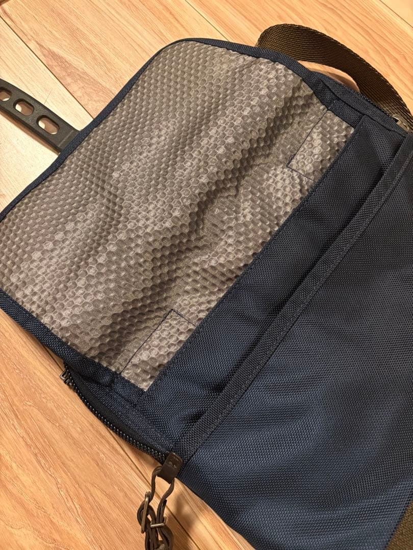 ［美品］TUMI ショルダーバッグ
