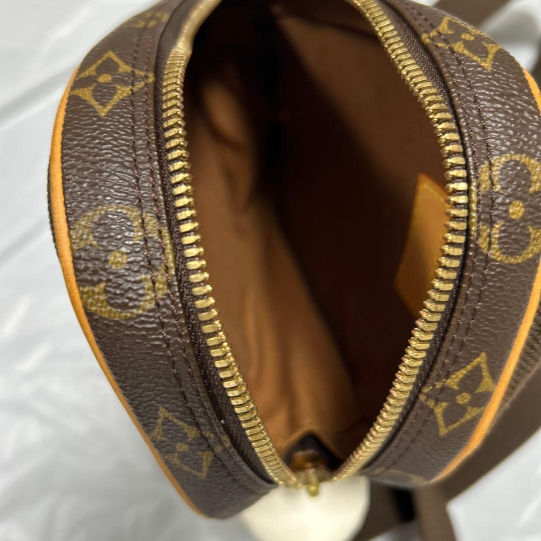 Louis VUITTON ボディバッグ