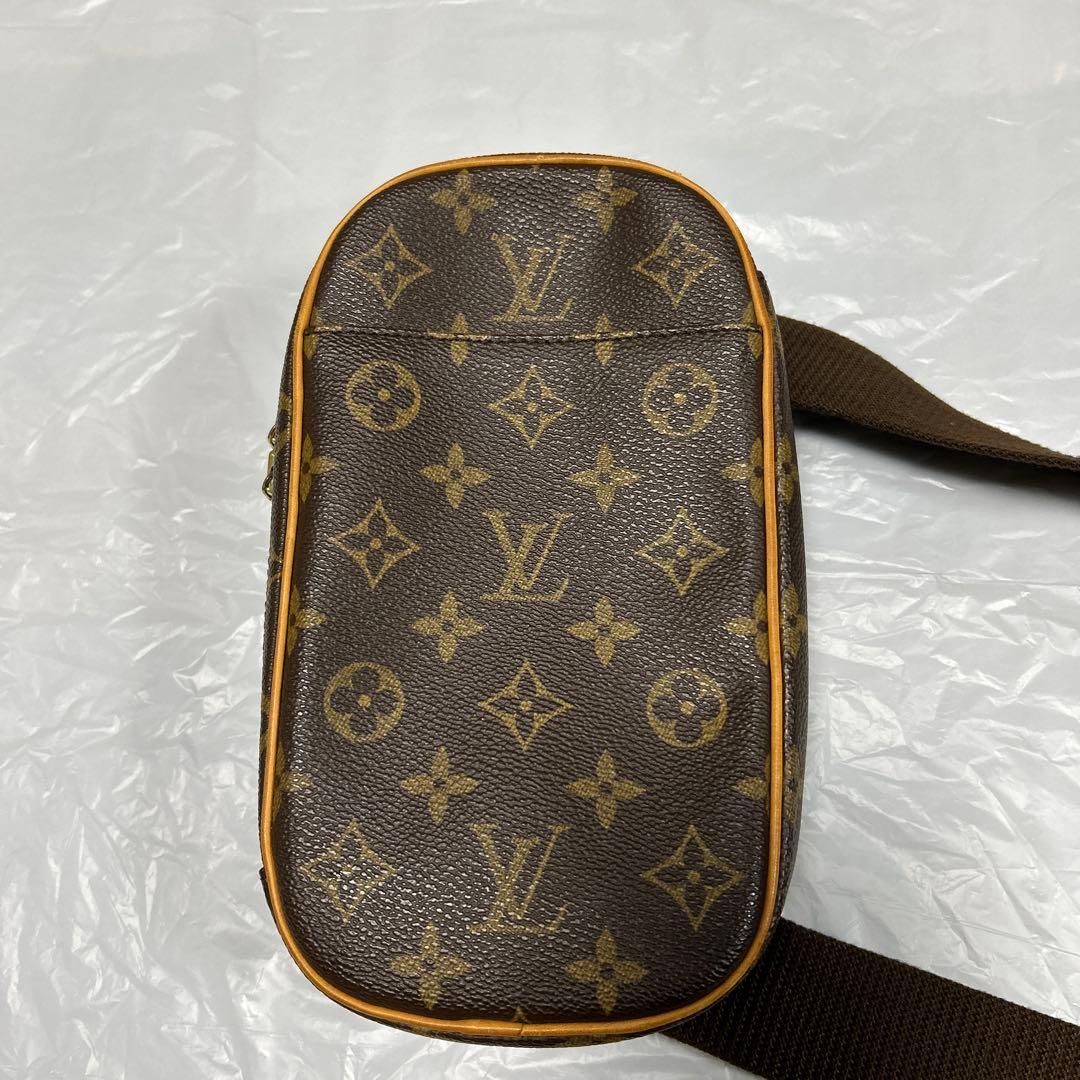 Louis VUITTON ボディバッグ