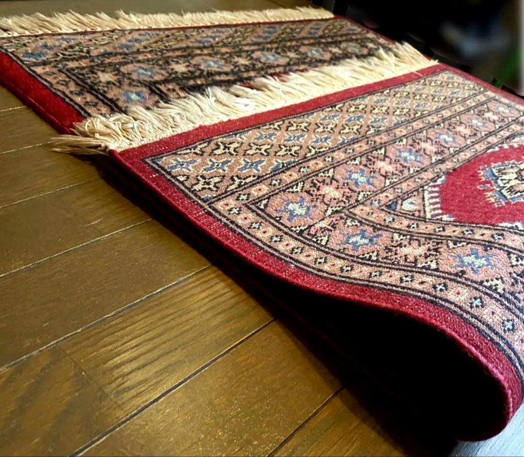 396 高級手織りのウール100%緞通ラグ 赤い幾何学模様約94× 61cm