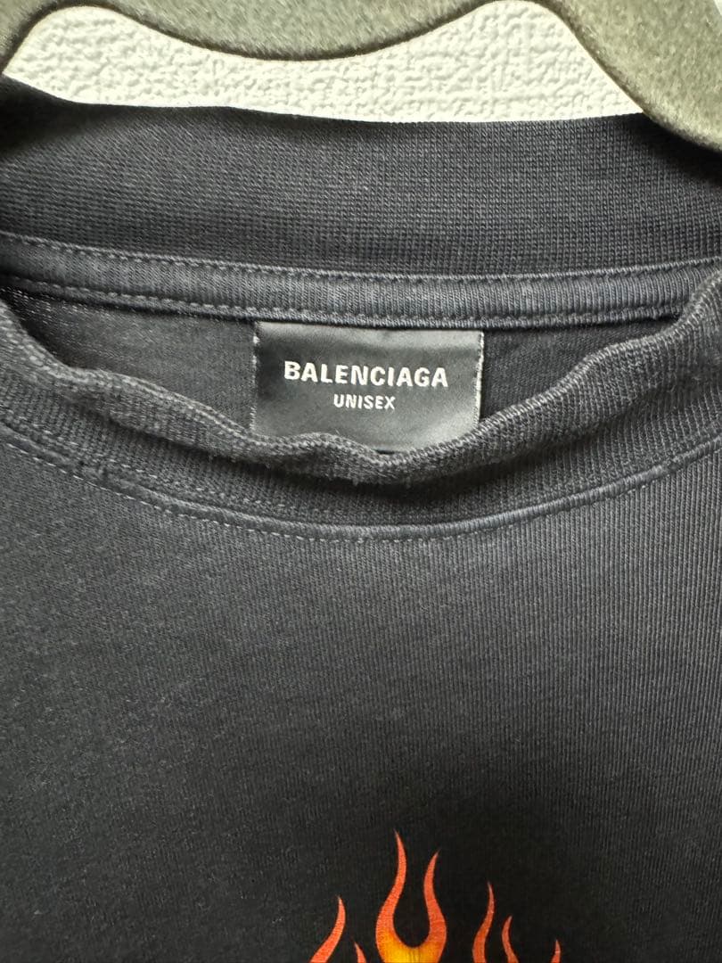 BALENCIAGA フレイムデザイン ダメージTシャツ