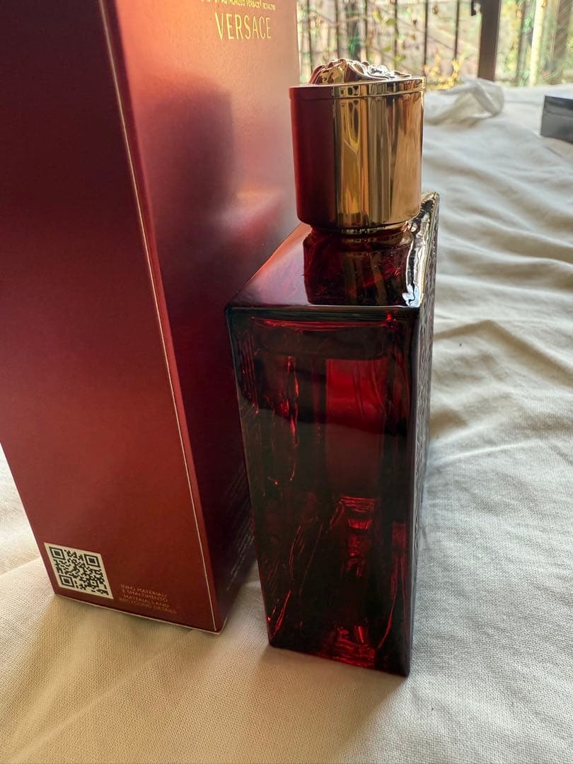 ヴェルサーチェ　エロス　フレイム　オーデパルファム　100ml