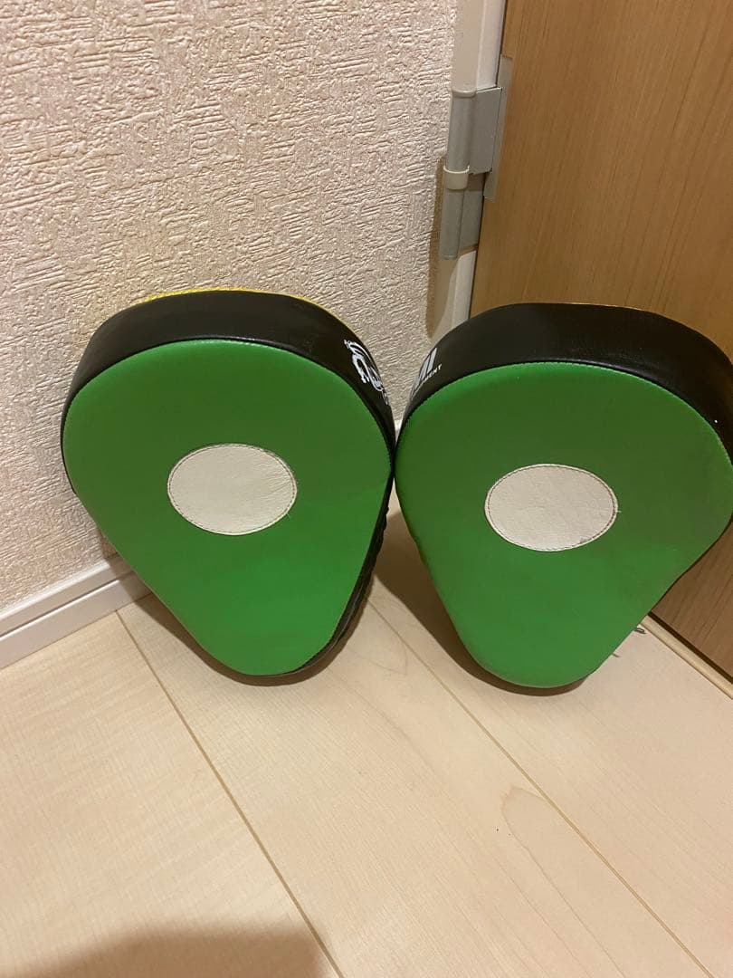 パンチングミット