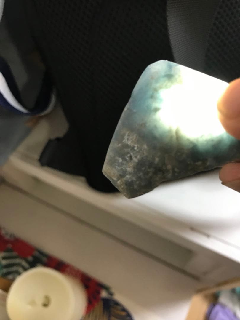 糸魚川 ヒスイ コン沢 青翡翠原石 宝石　原石　スライス