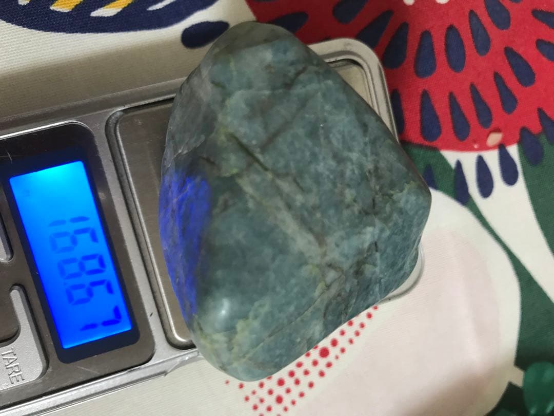 糸魚川 ヒスイ コン沢 青翡翠原石 宝石　原石　スライス