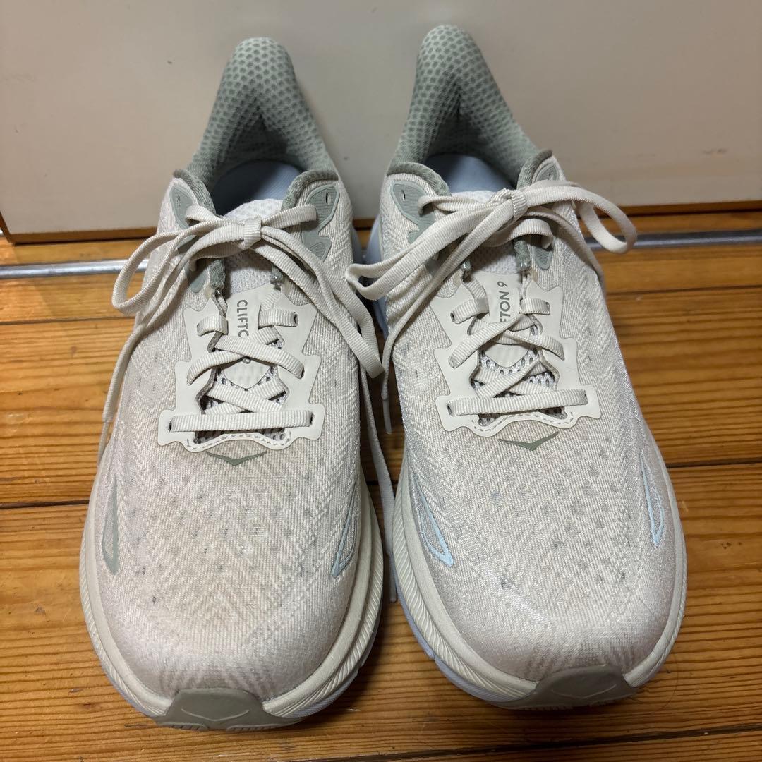 HOKA クリフトン9 スニーカー　ランニングシューズ ホワイト