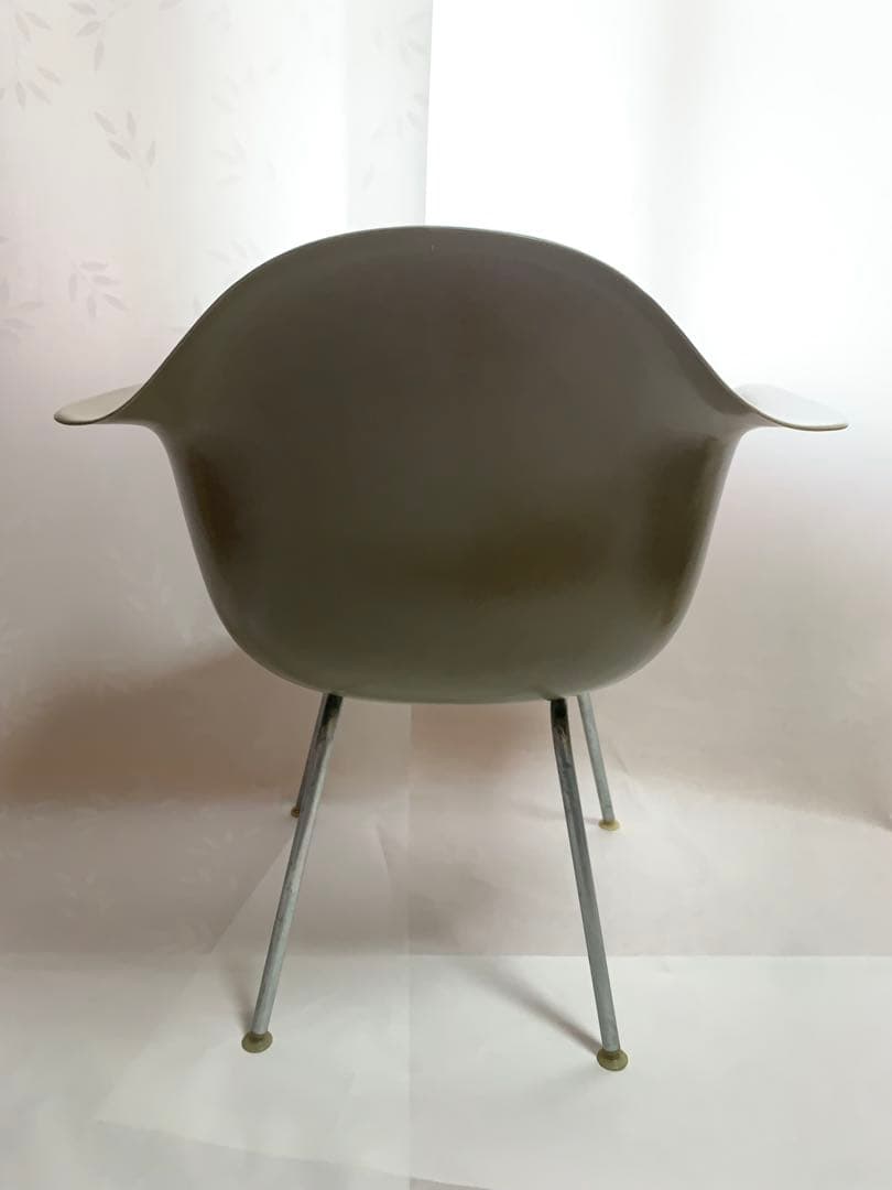 イームズ Eames アームシェル ハーマンミラー オリーブ