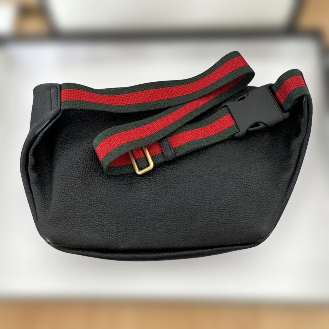 GUCCI レザー ボディバッグ ウェブライン
