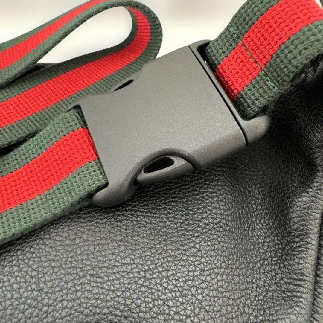 GUCCI レザー ボディバッグ ウェブライン