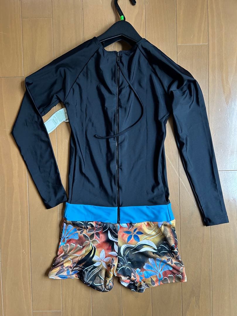 Seea(シーア)新品 サーフスーツ ワンピース Mサイズ Tigerlily