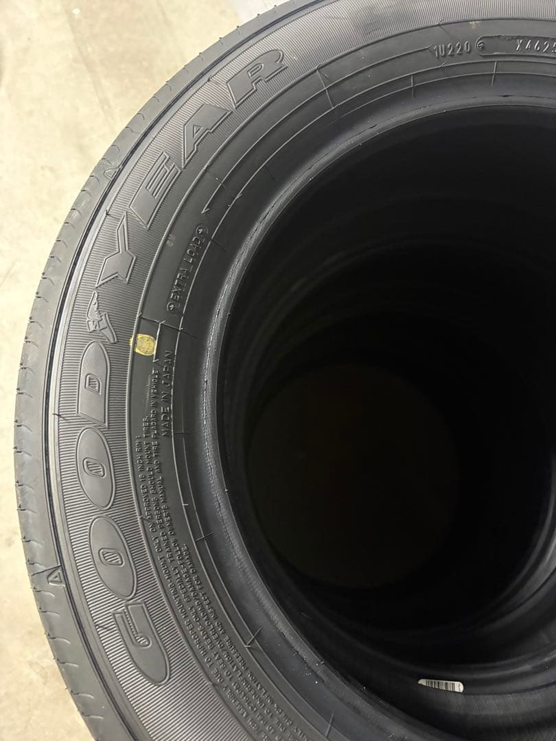 新車外し　ノーマルタイヤ　205/60r16