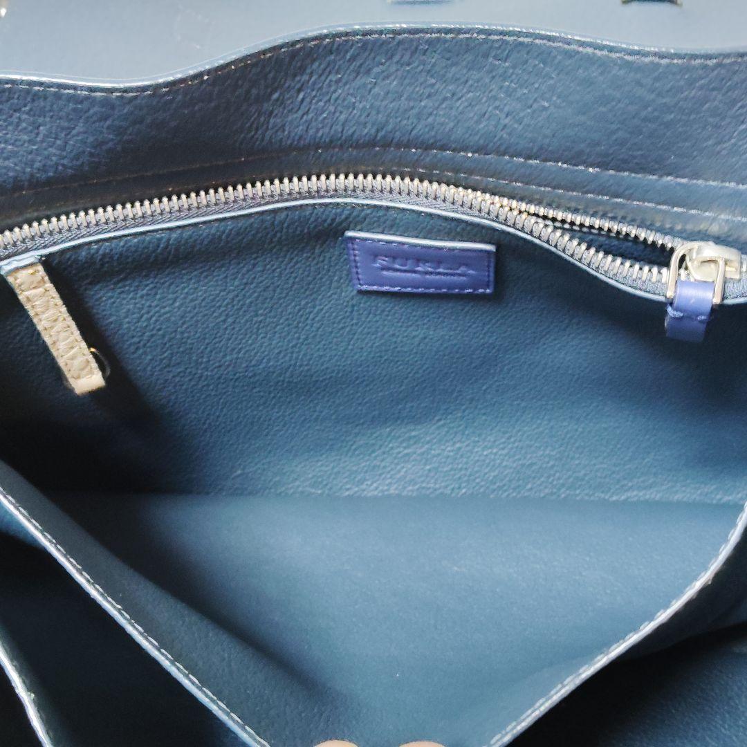 【売約済み】 フルラ ジョーヴェ メッセンジャーバッグ シボ革 A4可 大容量