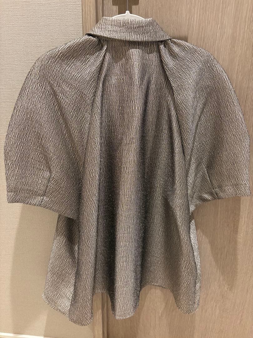 MACHATT メタリックパフブラウス ゴールド 24SS