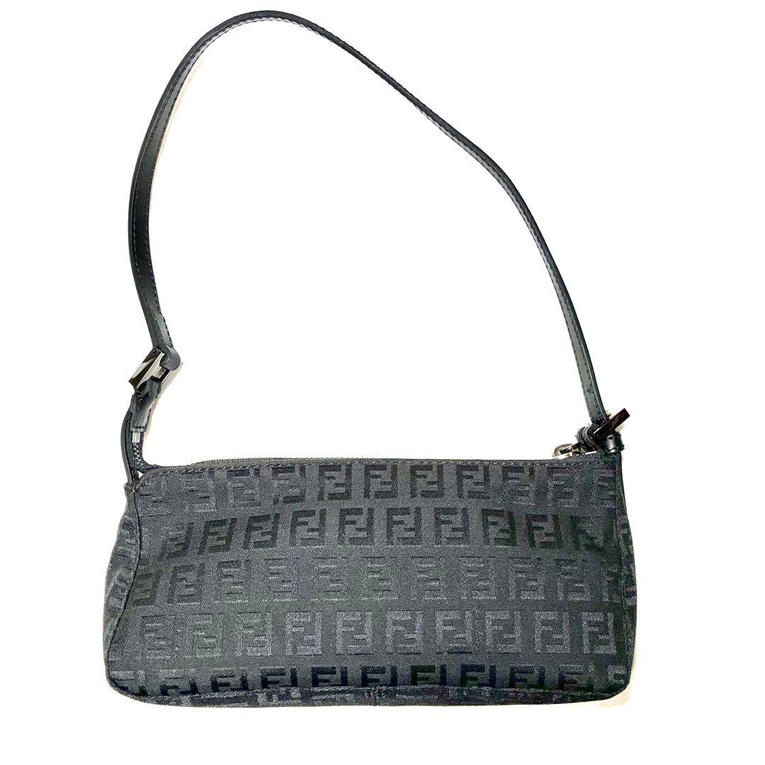 【未使用級】　FENDI フェンディ　アクセサリーポーチ　ズッキーノ　カード付き